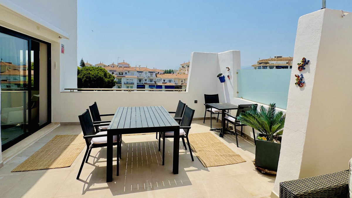 2 Bed Apartment for sale in Puerto Banús Costa Del Sol, Málaga, Spain