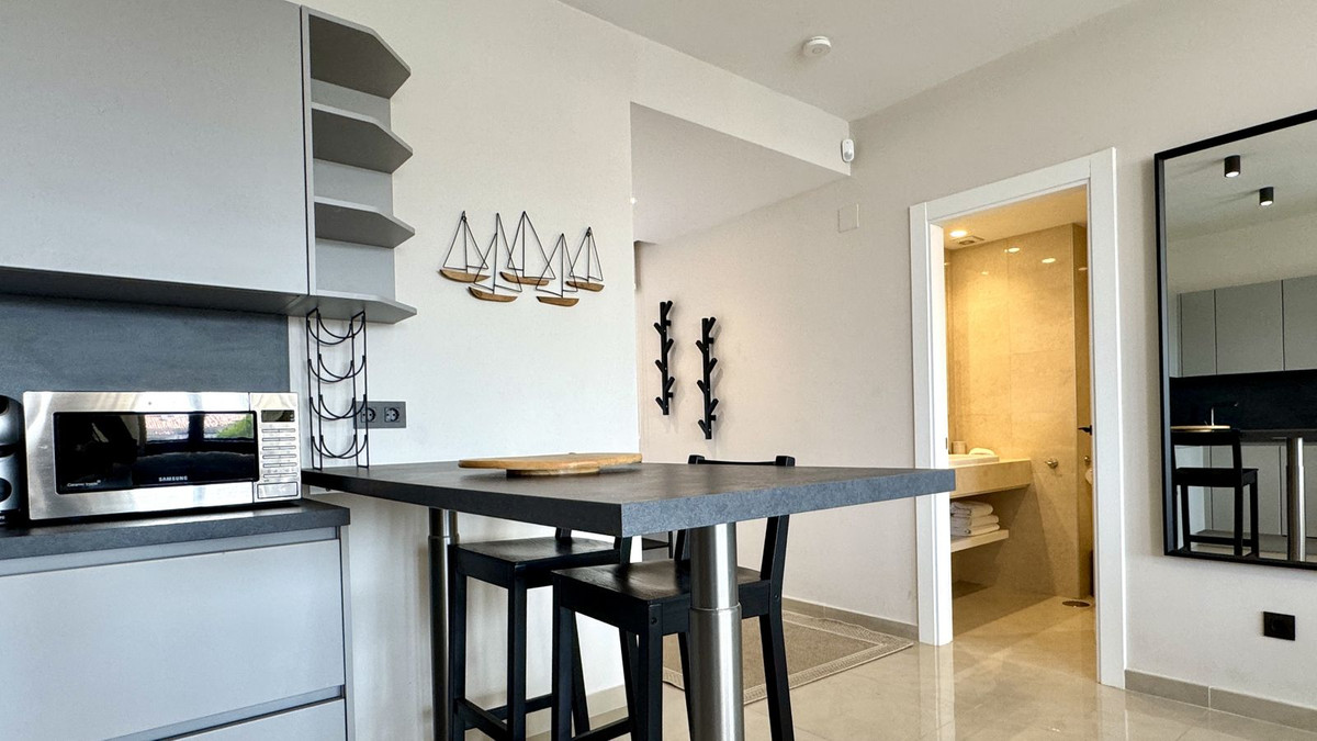 2 Bed Apartment for sale in Puerto Banús Costa Del Sol, Málaga, Spain