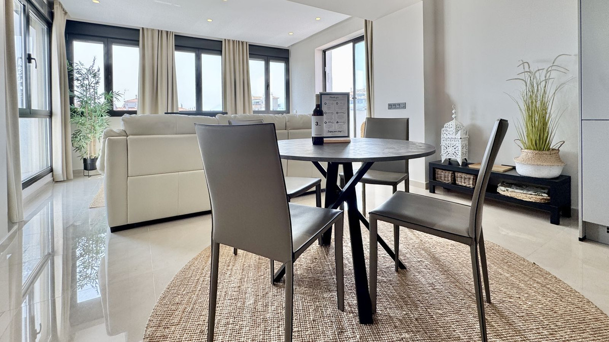 2 Bed Apartment for sale in Puerto Banús Costa Del Sol, Málaga, Spain