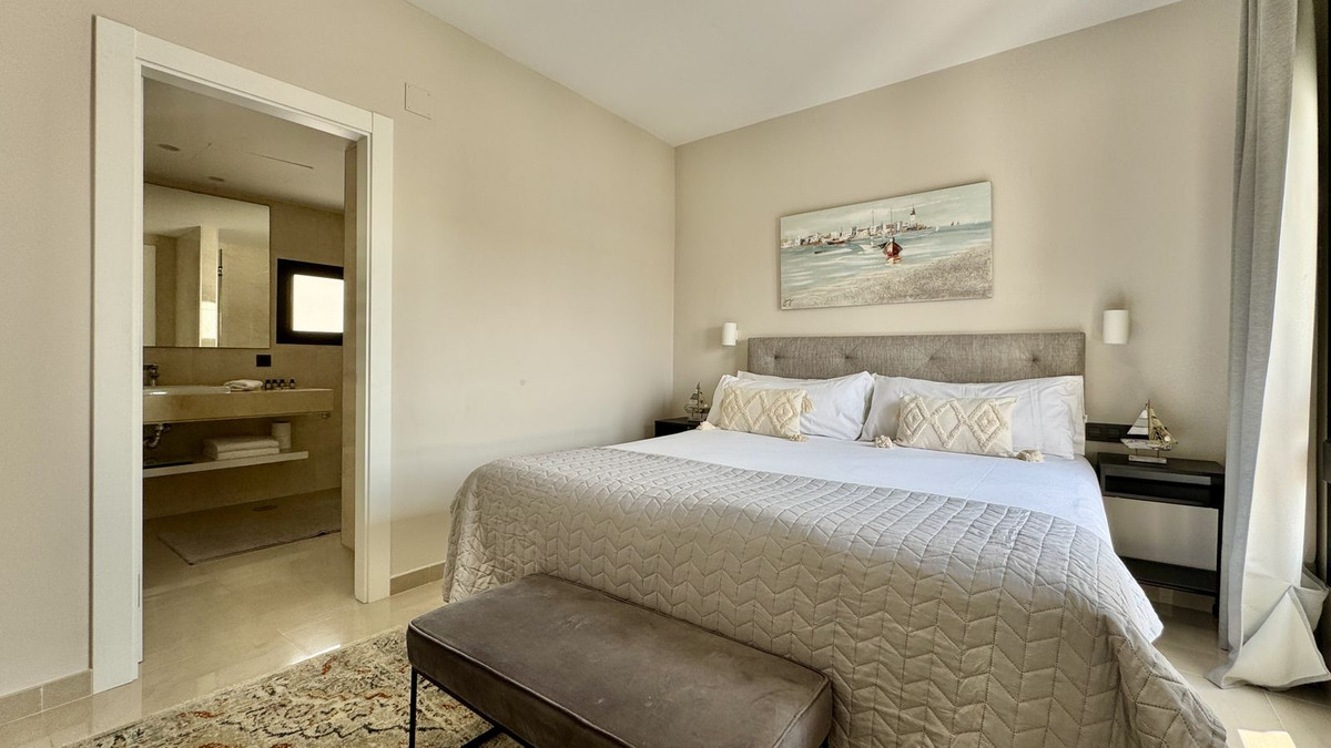 2 Bed Apartment for sale in Puerto Banús Costa Del Sol, Málaga, Spain