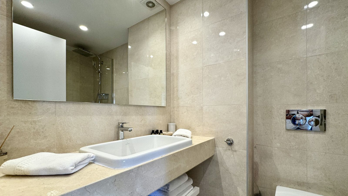 2 Bed Apartment for sale in Puerto Banús Costa Del Sol, Málaga, Spain