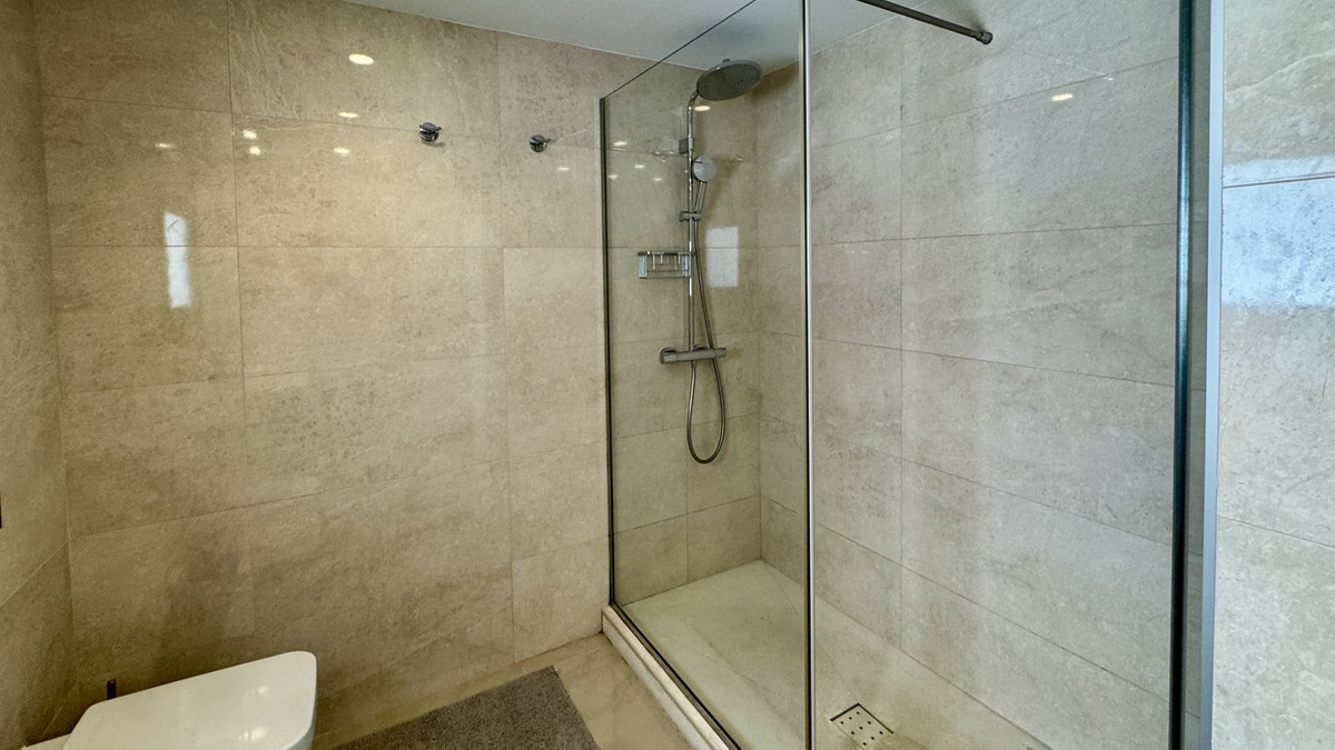 2 Bed Apartment for sale in Puerto Banús Costa Del Sol, Málaga, Spain