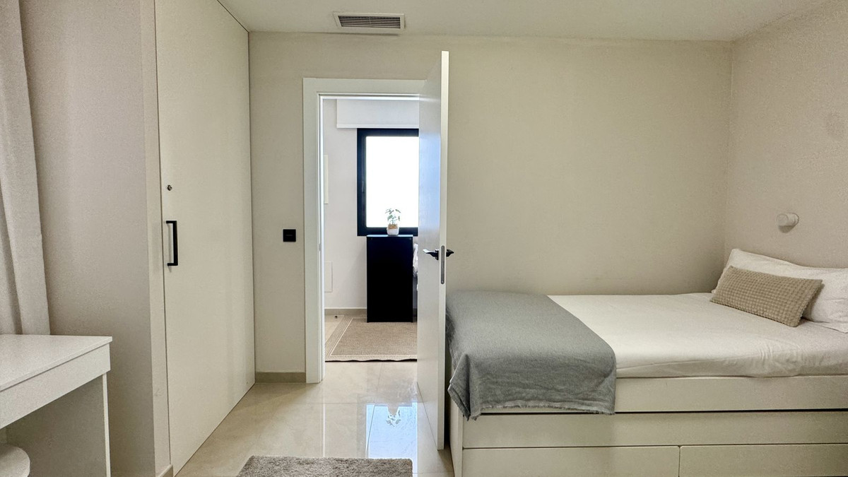 2 Bed Apartment for sale in Puerto Banús Costa Del Sol, Málaga, Spain