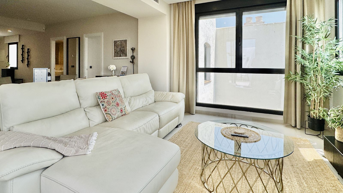 2 Bed Apartment for sale in Puerto Banús Costa Del Sol, Málaga, Spain