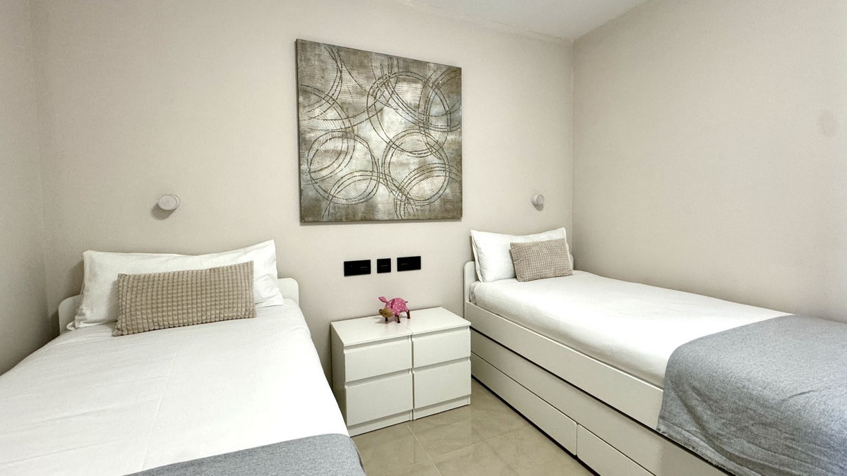 2 Bed Apartment for sale in Puerto Banús Costa Del Sol, Málaga, Spain