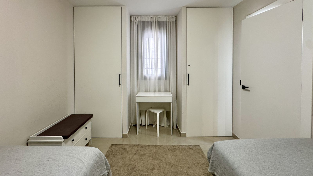2 Bed Apartment for sale in Puerto Banús Costa Del Sol, Málaga, Spain