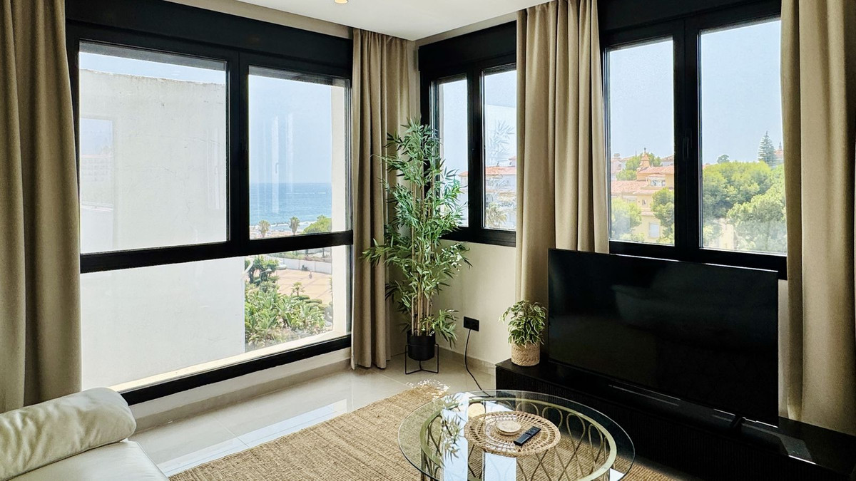 2 Bed Apartment for sale in Puerto Banús Costa Del Sol, Málaga, Spain
