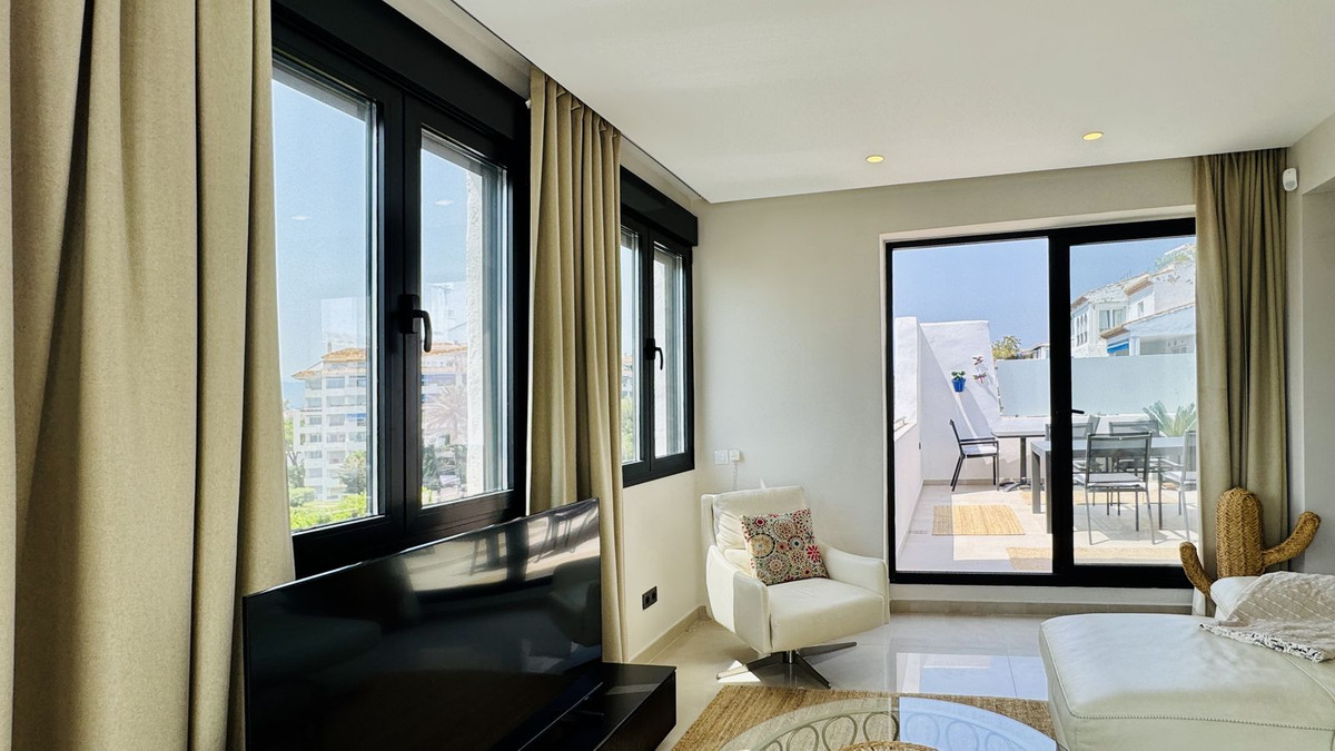 2 Bed Apartment for sale in Puerto Banús Costa Del Sol, Málaga, Spain