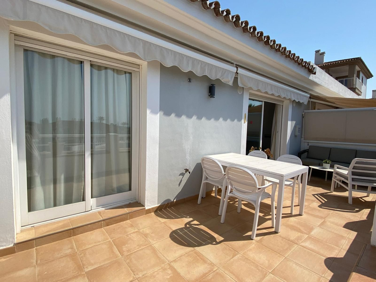 2 Bed Apartment for sale in Estepona Costa Del Sol, Málaga, Spain