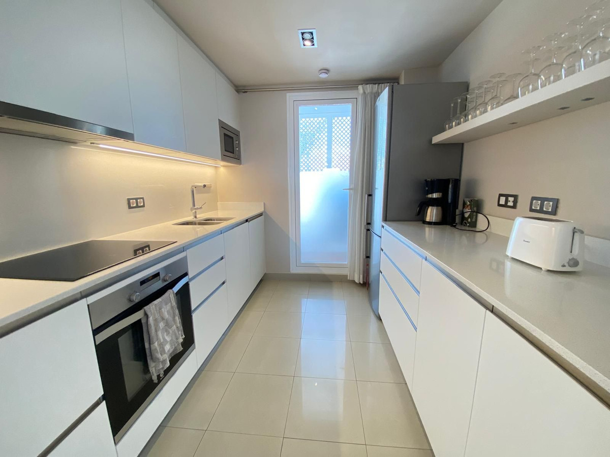 2 Bed Apartment for sale in Estepona Costa Del Sol, Málaga, Spain
