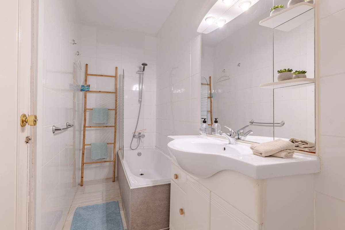 Se vende Adosada de 2 dormitorios en Costa Del Sol, Málaga, España