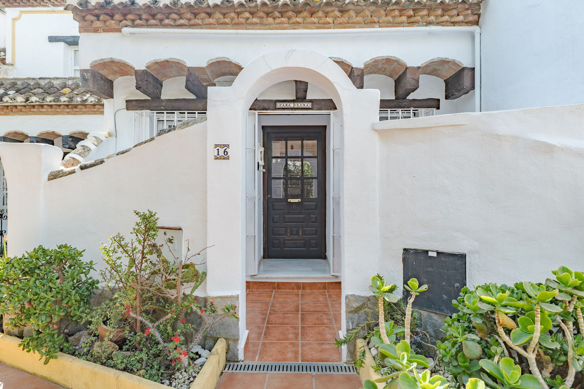 Se vende Adosada de 2 dormitorios en Costa Del Sol, Málaga, España
