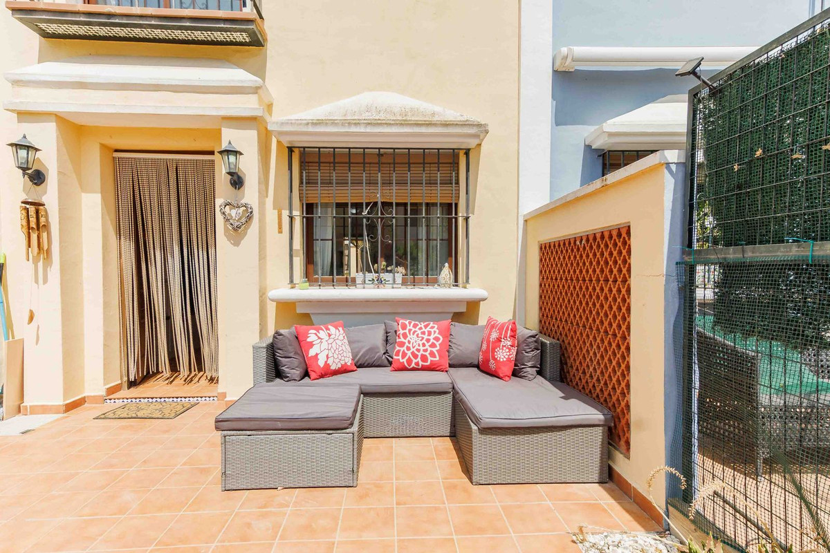 2 Bed Townhouse for sale in Roda Costa Calida, Murcia, Spain