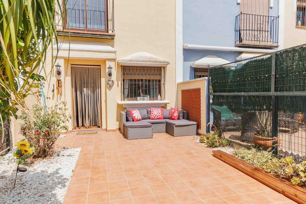 2 Bed Townhouse for sale in Roda Costa Calida, Murcia, Spain