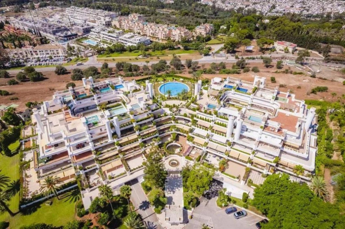 3 Bed Apartment for sale in The Golden Mile Costa Del Sol, Málaga, Spain