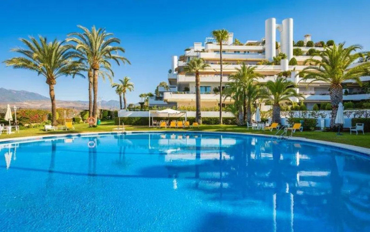 3 Bed Apartment for sale in The Golden Mile Costa Del Sol, Málaga, Spain