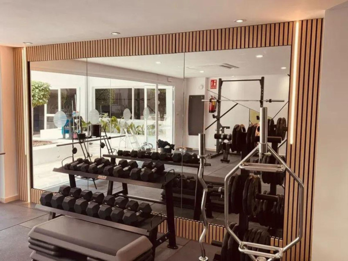 3 Bed Apartment for sale in The Golden Mile Costa Del Sol, Málaga, Spain