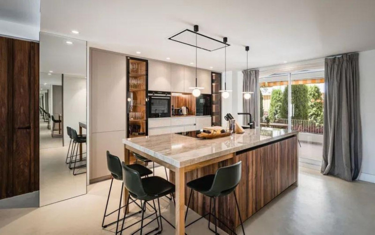 3 Bed Apartment for sale in The Golden Mile Costa Del Sol, Málaga, Spain