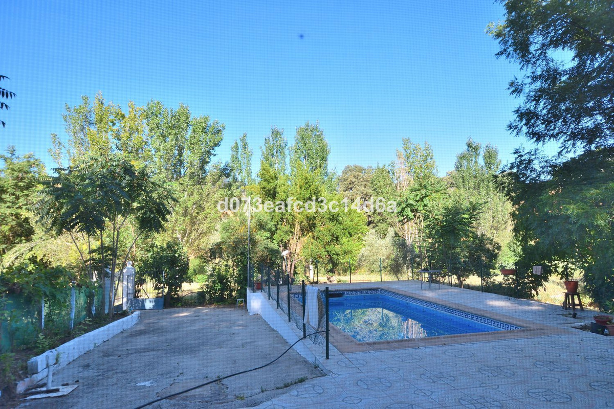 2 Bed Townhouse for sale in Arriate Costa Del Sol, Málaga, Spain