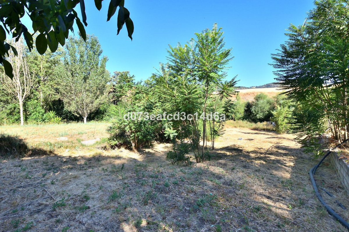 2 Bed Townhouse for sale in Arriate Costa Del Sol, Málaga, Spain