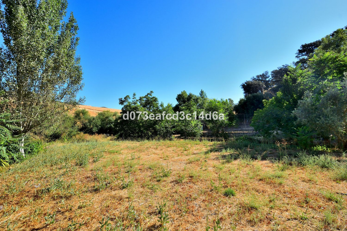 2 Bed Townhouse for sale in Arriate Costa Del Sol, Málaga, Spain