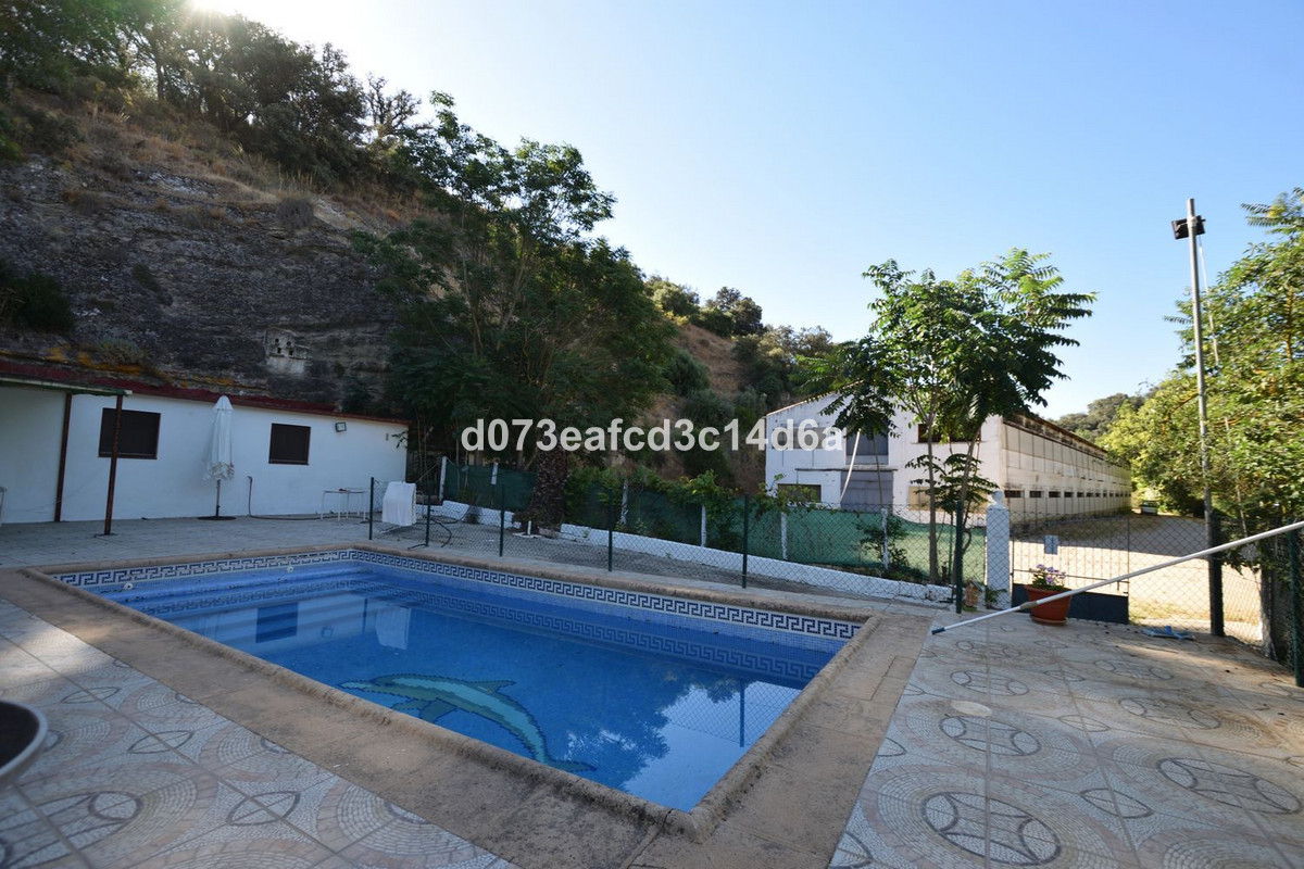 2 Bed Townhouse for sale in Arriate Costa Del Sol, Málaga, Spain