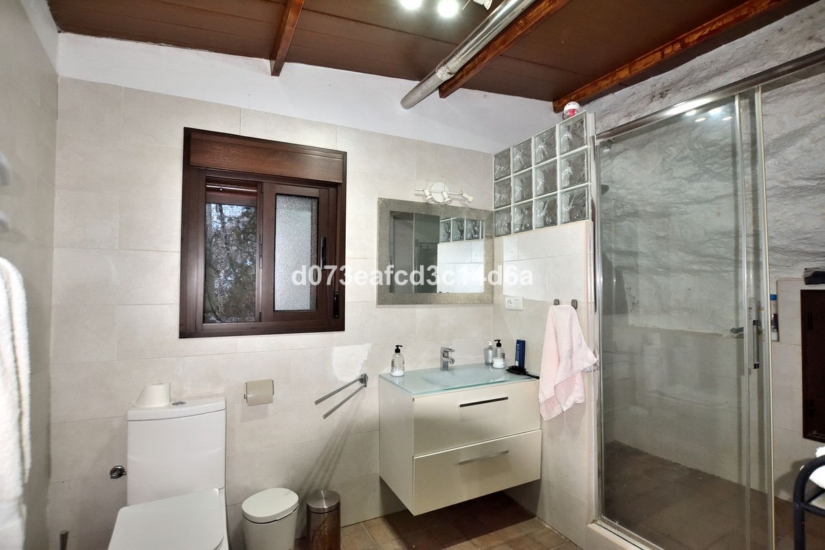 2 Bed Townhouse for sale in Arriate Costa Del Sol, Málaga, Spain