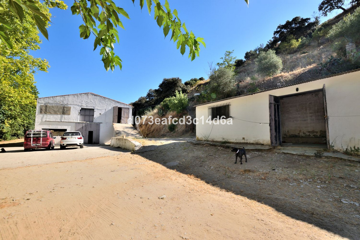 2 Bed Townhouse for sale in Arriate Costa Del Sol, Málaga, Spain