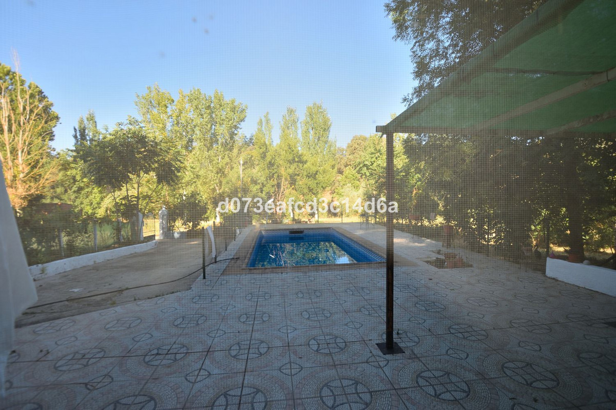2 Bed Townhouse for sale in Arriate Costa Del Sol, Málaga, Spain