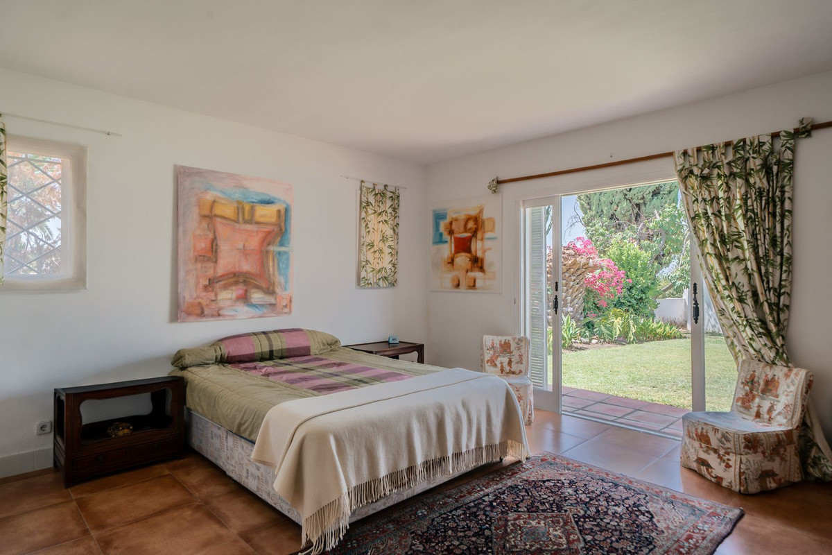 3 Bed Townhouse for sale in Benahavís Costa Del Sol, Málaga, Spain