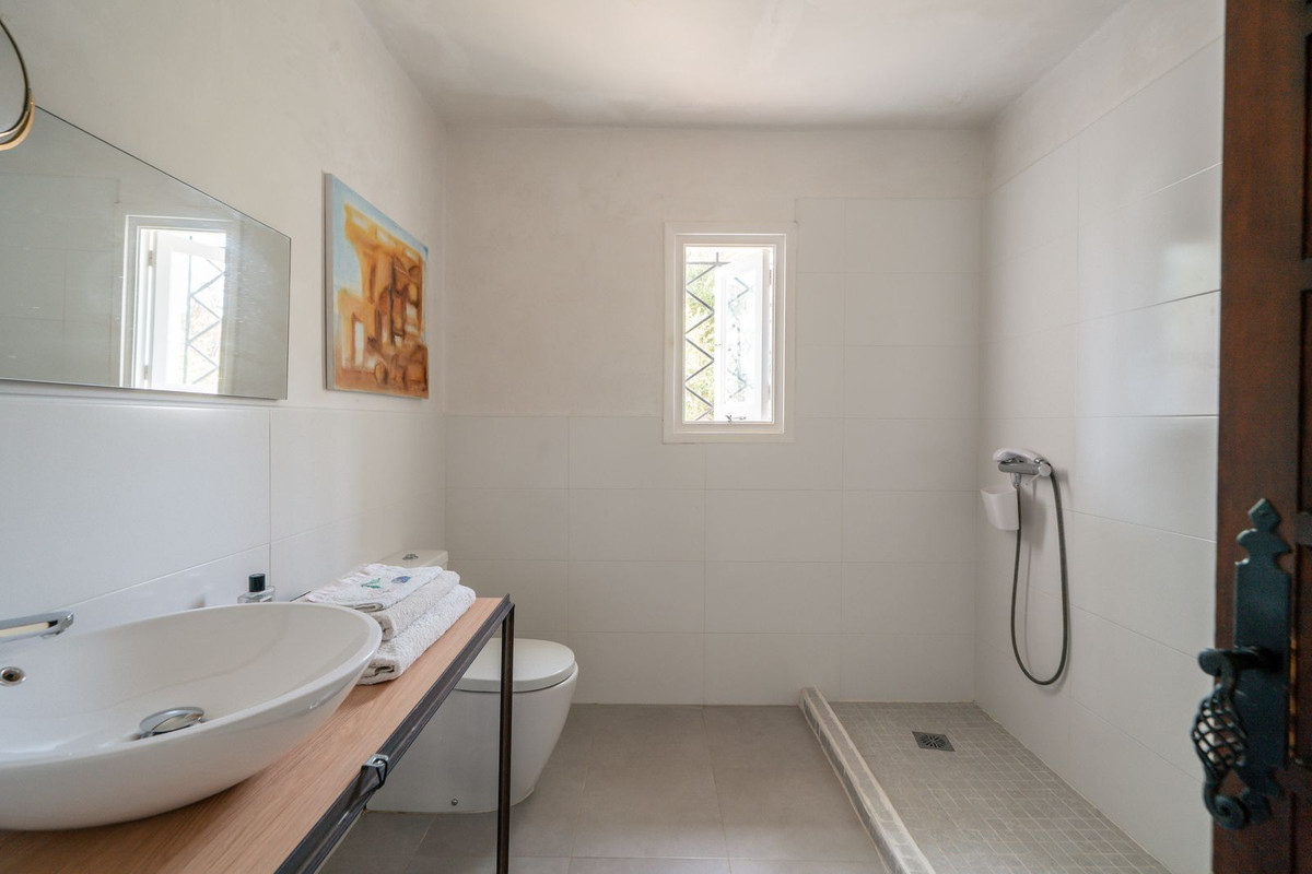 3 Bed Townhouse for sale in Benahavís Costa Del Sol, Málaga, Spain