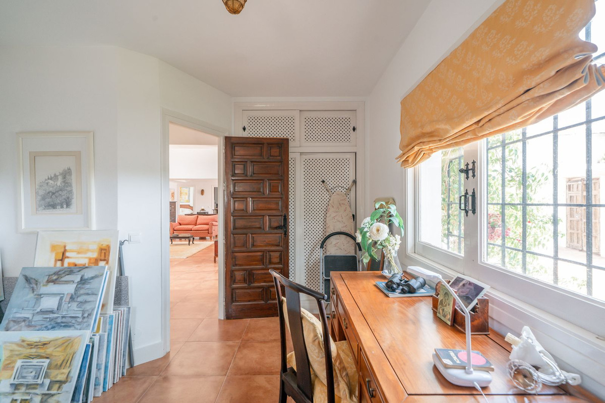 3 Bed Townhouse for sale in Benahavís Costa Del Sol, Málaga, Spain