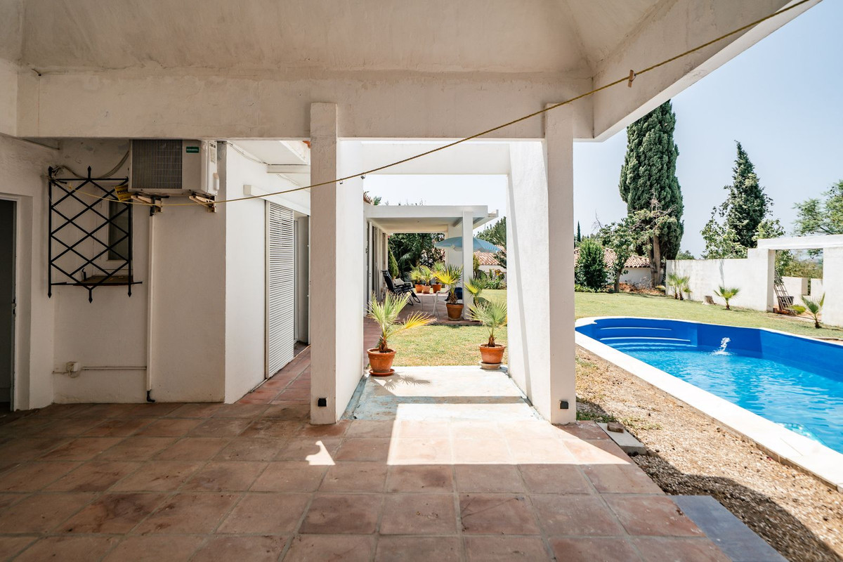 3 Bed Townhouse for sale in Benahavís Costa Del Sol, Málaga, Spain
