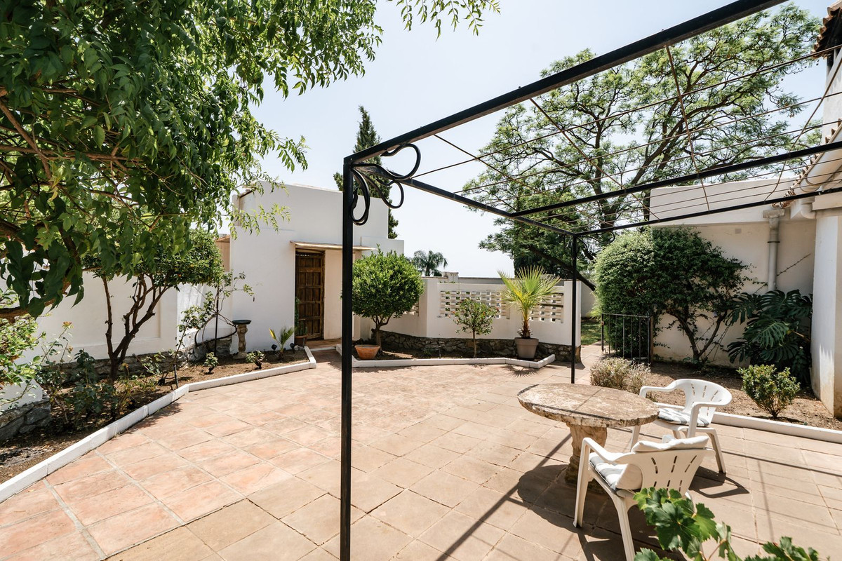 3 Bed Townhouse for sale in Benahavís Costa Del Sol, Málaga, Spain