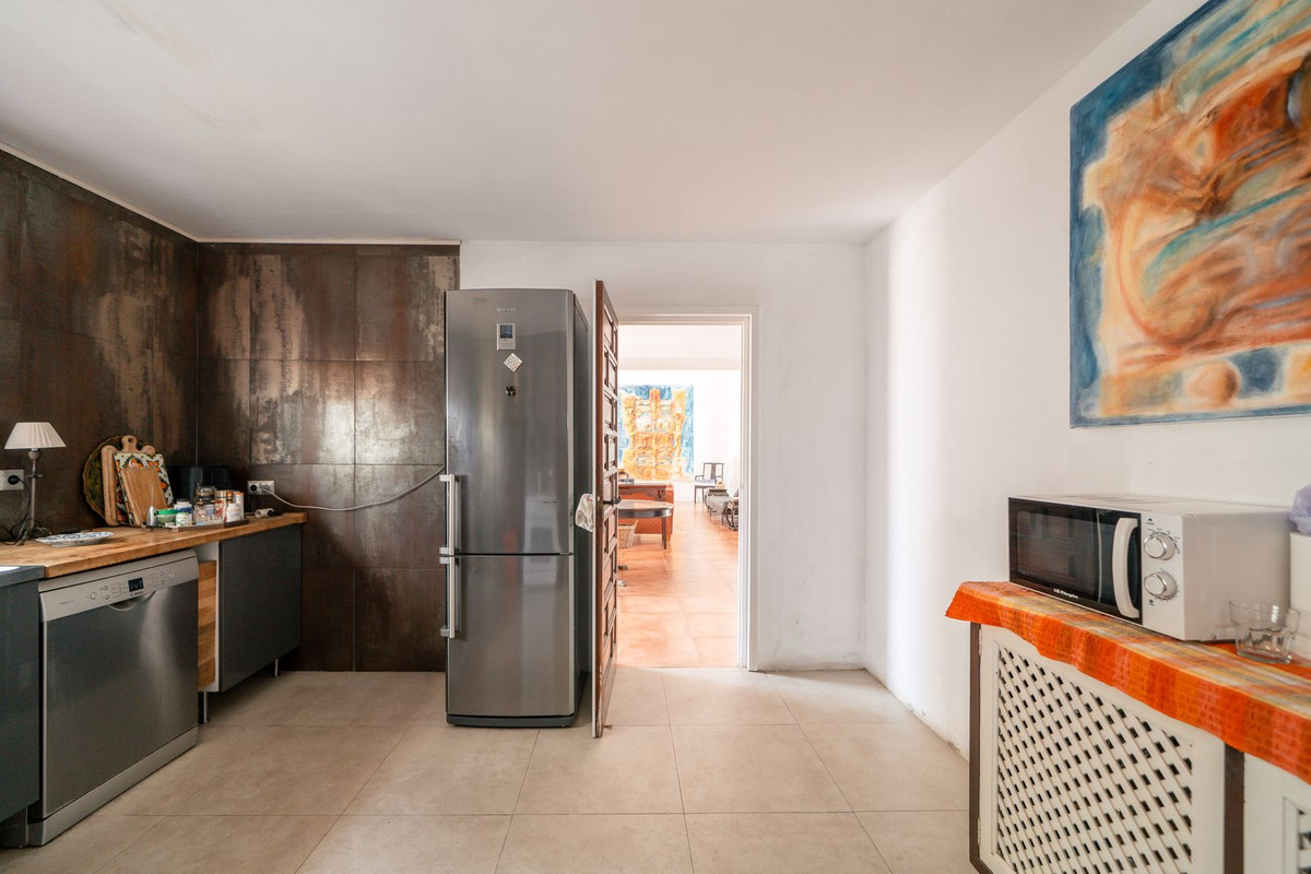 3 Bed Townhouse for sale in Benahavís Costa Del Sol, Málaga, Spain