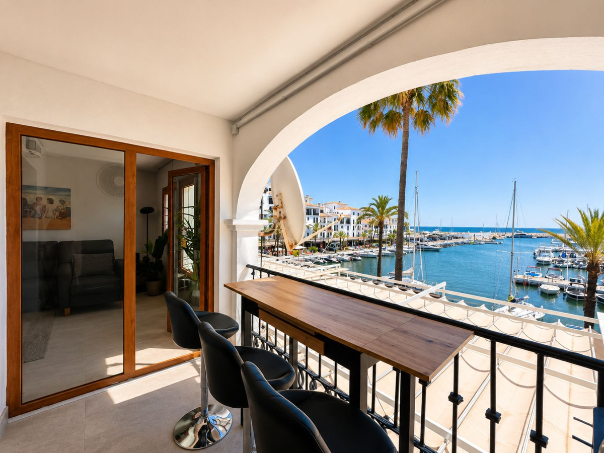 2 Bed Apartment for sale in La Duquesa Costa Del Sol, Málaga, Spain