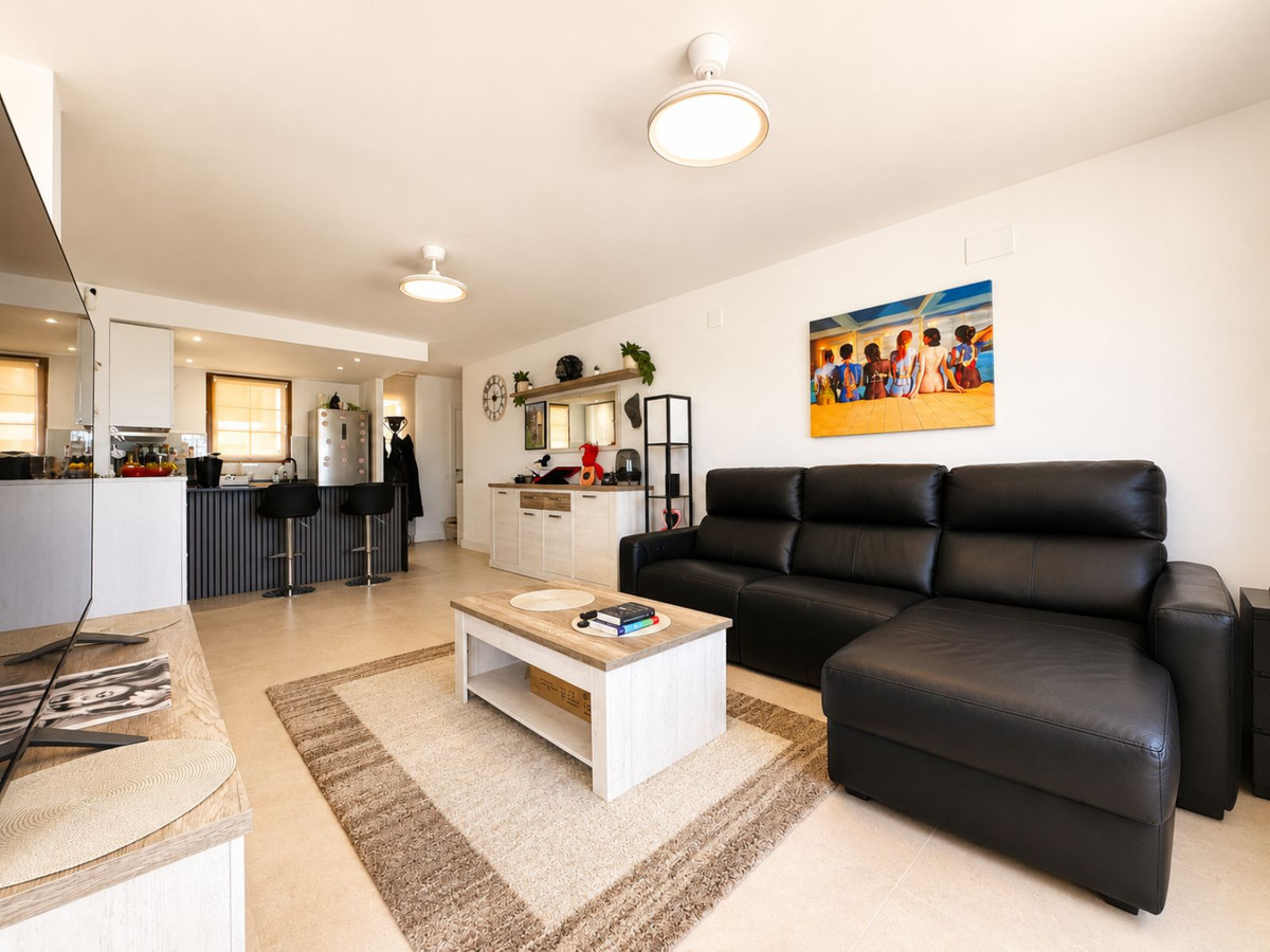 2 Bed Apartment for sale in La Duquesa Costa Del Sol, Málaga, Spain