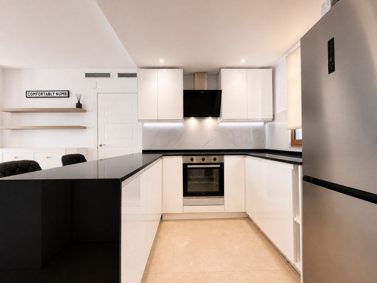 2 Bed Apartment for sale in La Duquesa Costa Del Sol, Málaga, Spain