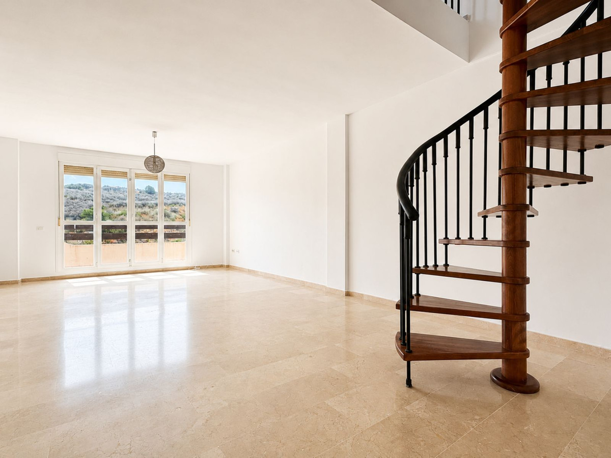 2 Bed Apartment for sale in La Duquesa Costa Del Sol, Málaga, Spain