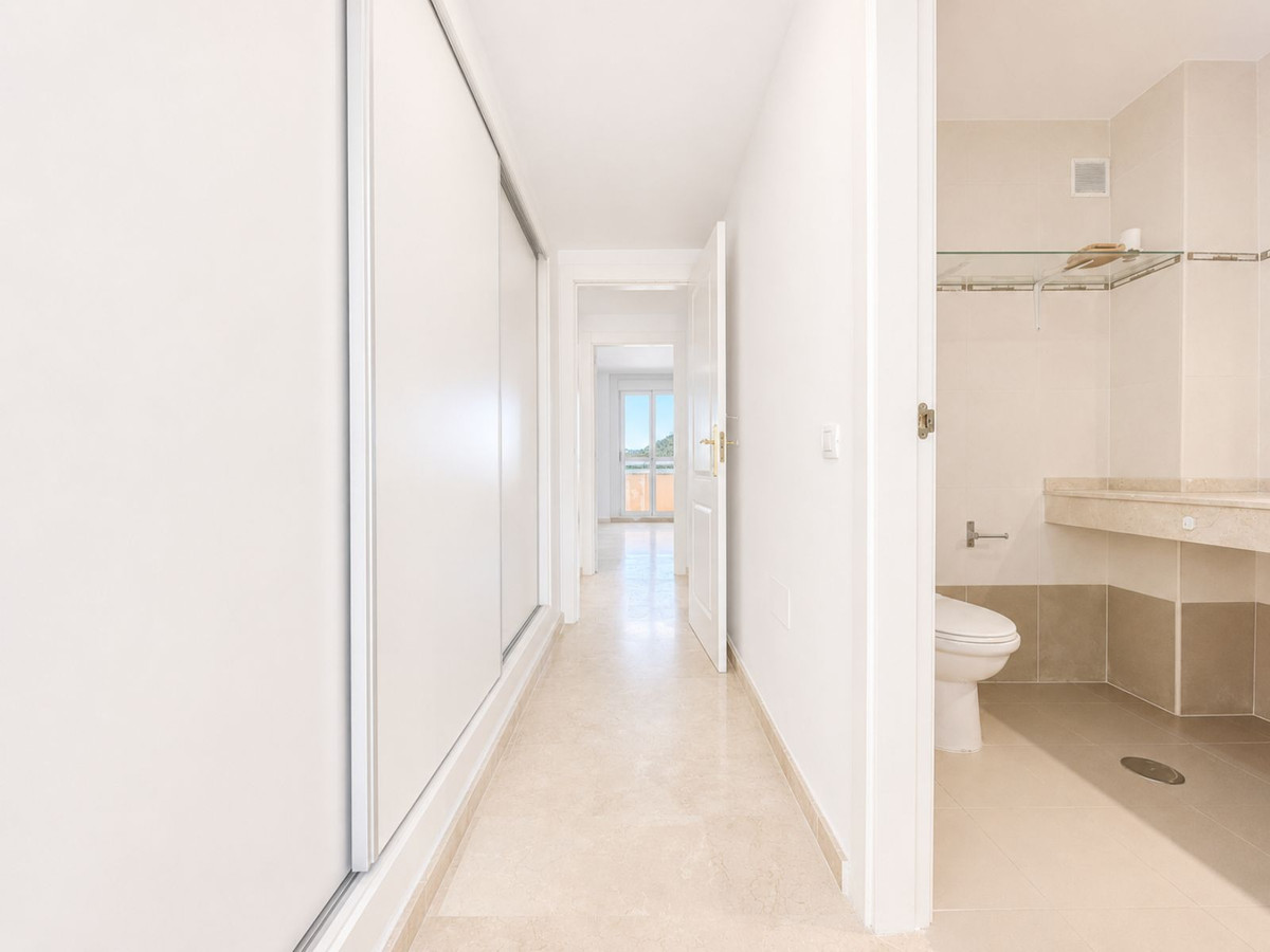 2 Bed Apartment for sale in La Duquesa Costa Del Sol, Málaga, Spain