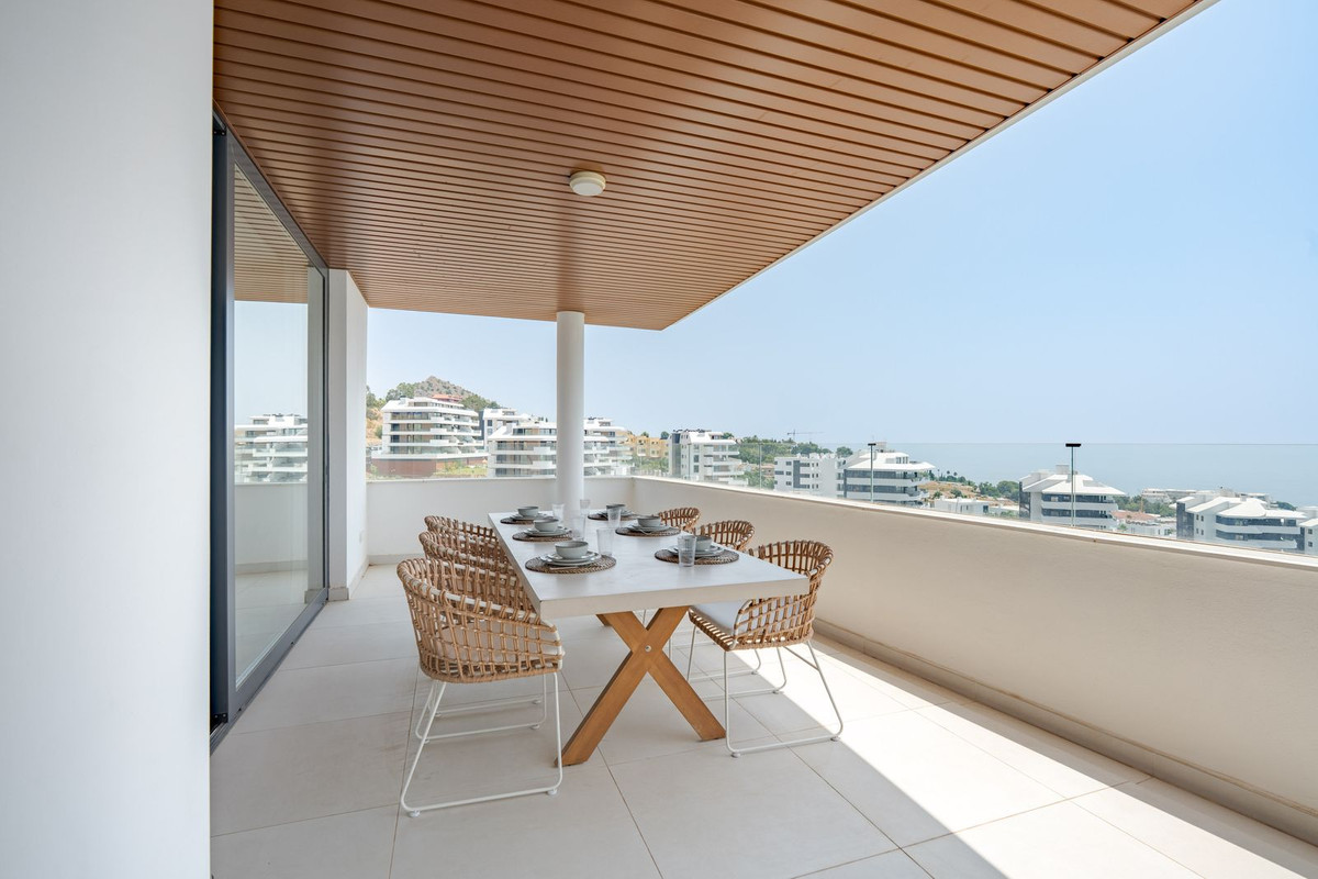 3 Bed Apartment for sale in Fuengirola Costa Del Sol, Málaga, Spain