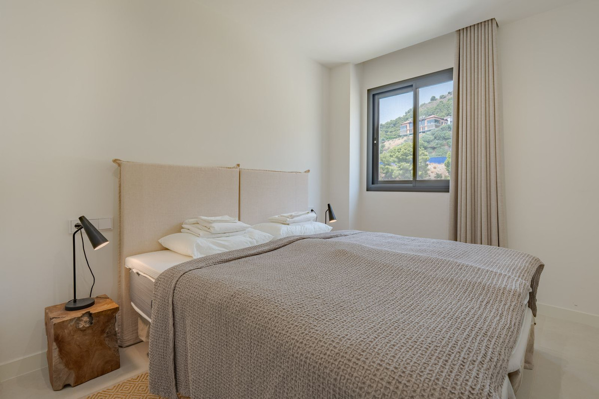 3 Bed Apartment for sale in Fuengirola Costa Del Sol, Málaga, Spain