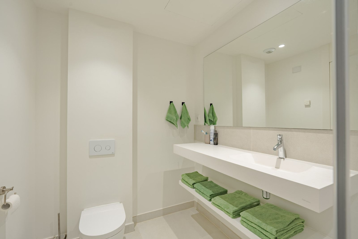 3 Bed Apartment for sale in Fuengirola Costa Del Sol, Málaga, Spain