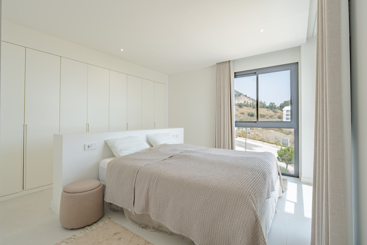 3 Bed Apartment for sale in Fuengirola Costa Del Sol, Málaga, Spain