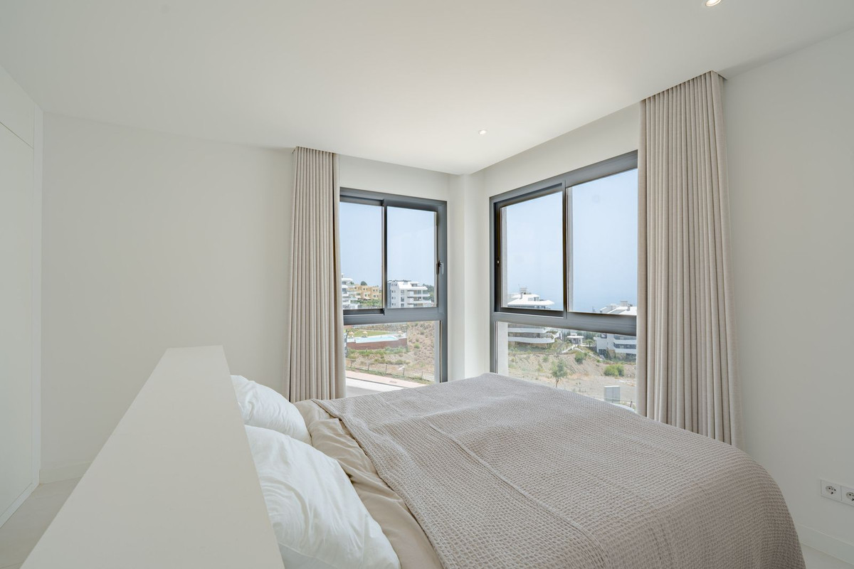 3 Bed Apartment for sale in Fuengirola Costa Del Sol, Málaga, Spain