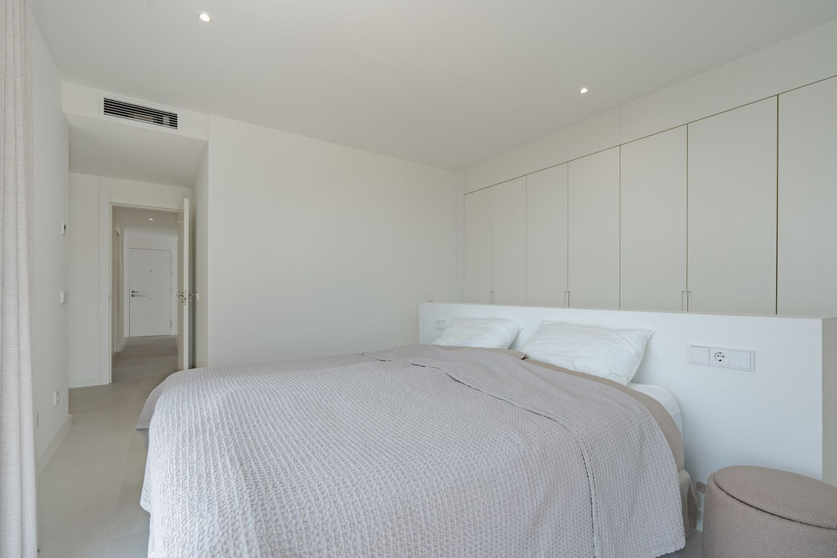 3 Bed Apartment for sale in Fuengirola Costa Del Sol, Málaga, Spain