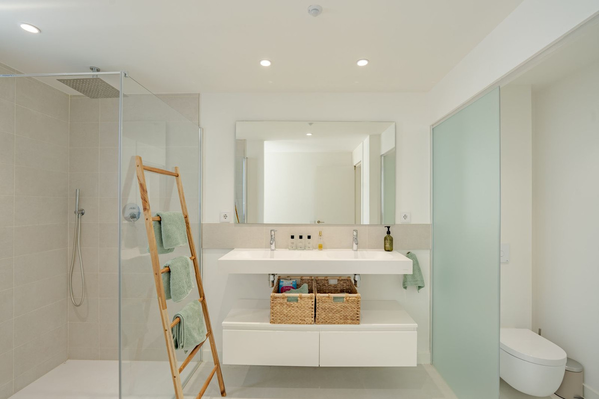 3 Bed Apartment for sale in Fuengirola Costa Del Sol, Málaga, Spain