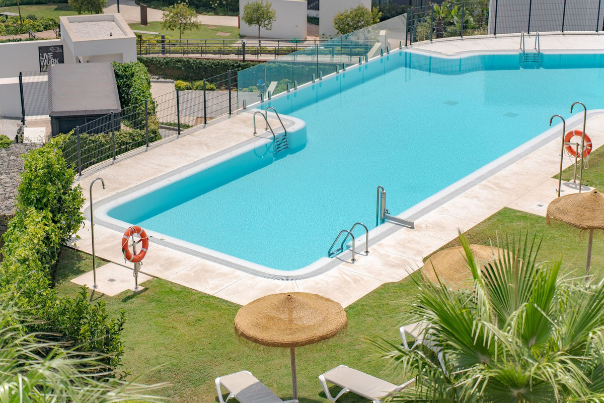 3 Bed Apartment for sale in Fuengirola Costa Del Sol, Málaga, Spain