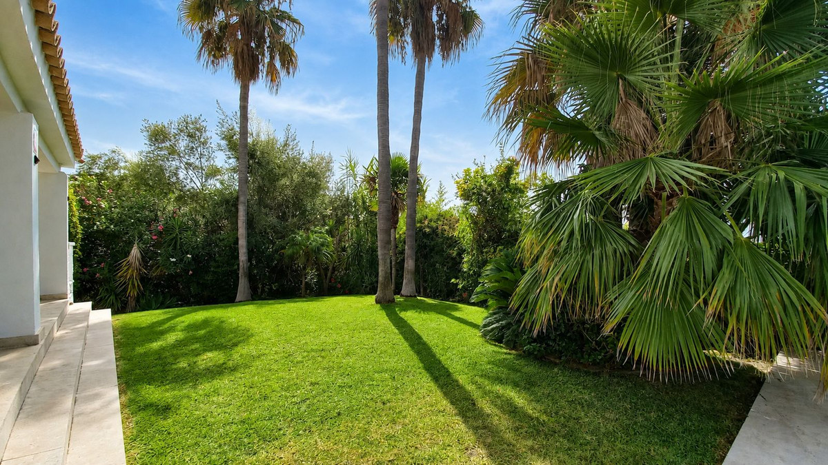 3 Bed Townhouse for sale in Las Chapas Costa Del Sol, Málaga, Spain