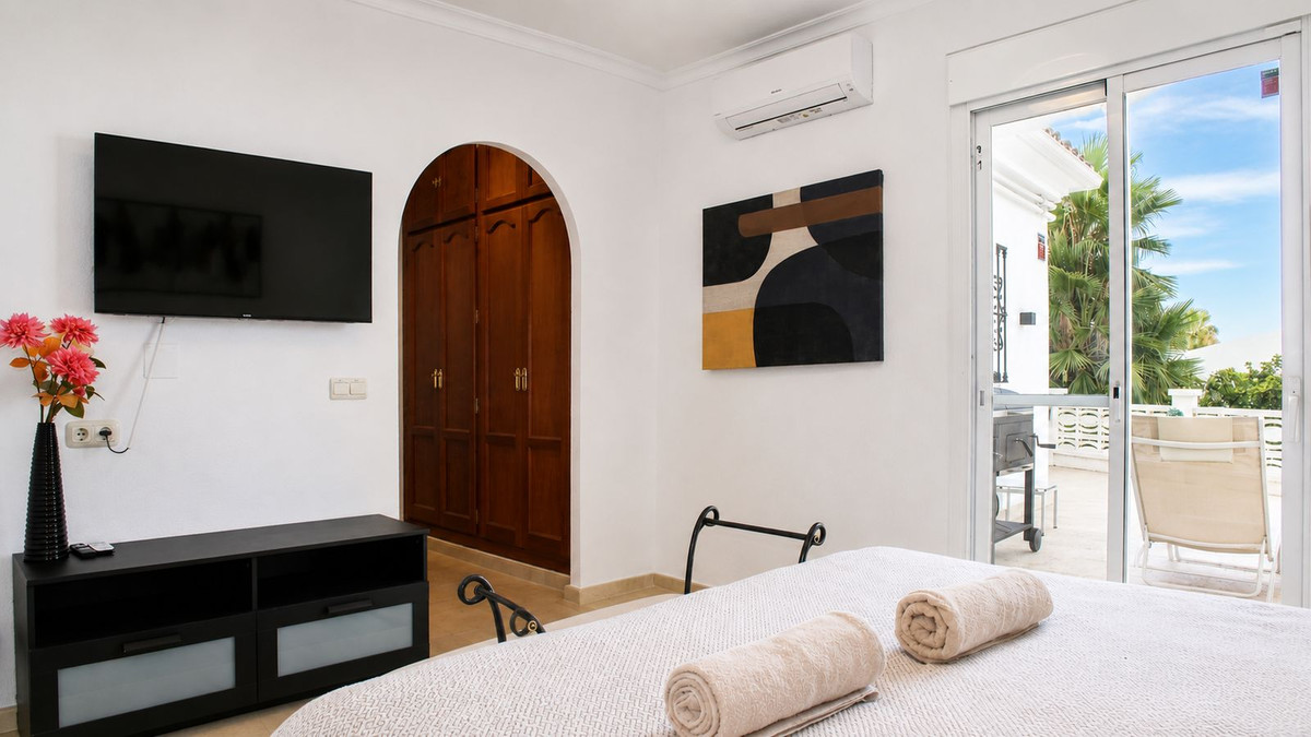 3 Bed Townhouse for sale in Las Chapas Costa Del Sol, Málaga, Spain